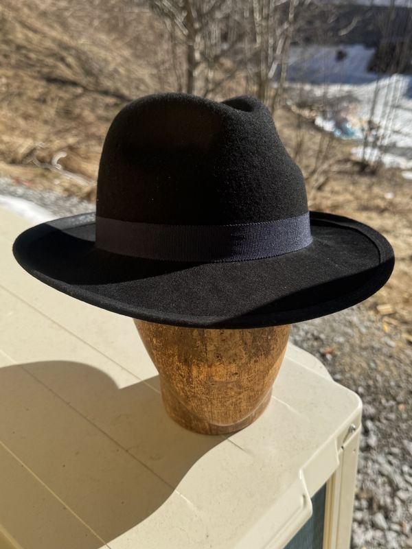 Bogart hatt svart, opp bak