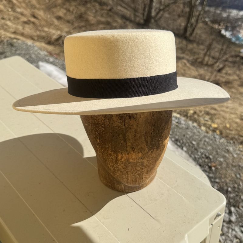 Spansk hatt krem hvit
