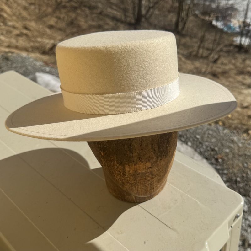 Spansk hatt krem hvit