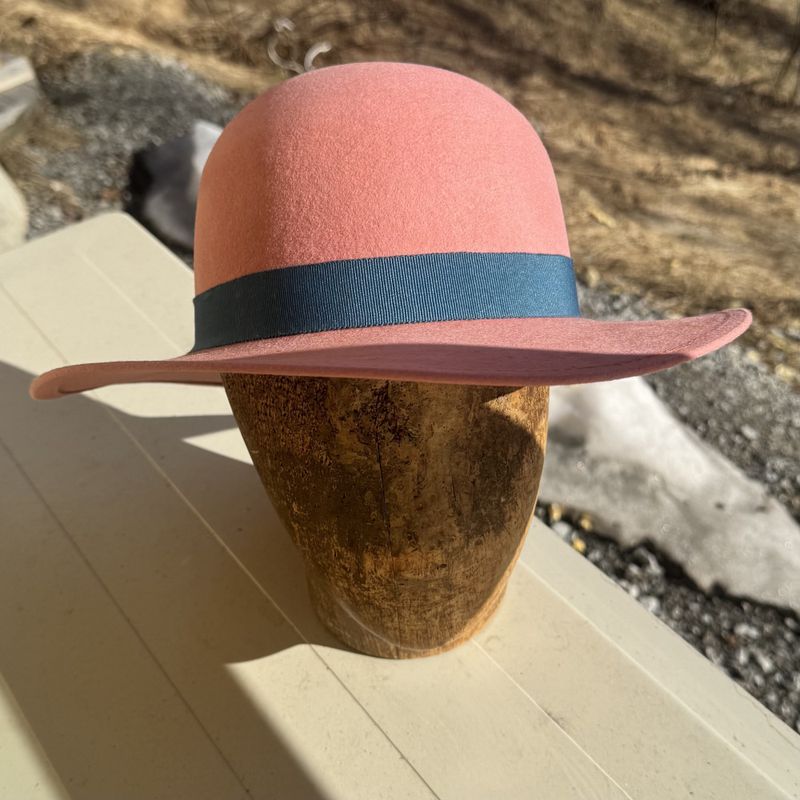 Rund pull hatt rosa