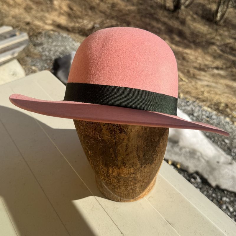 Rund pull hatt rosa