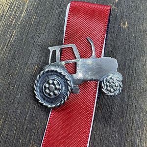 Bilde av 17 mai sløyfe traktor